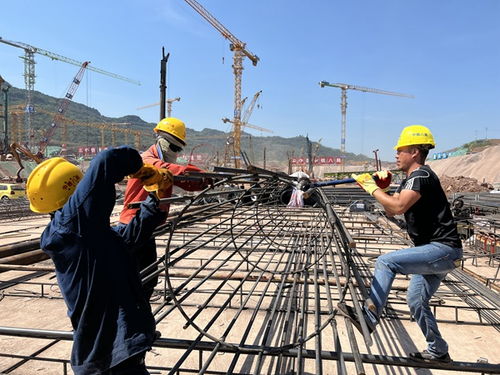 重慶東站工程高溫錯峰施工推進建設(shè)